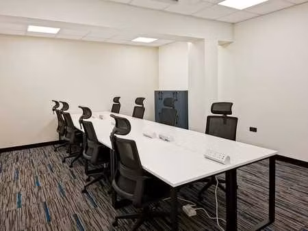espace de bureau clé en main pour 20 à regus pottelberg