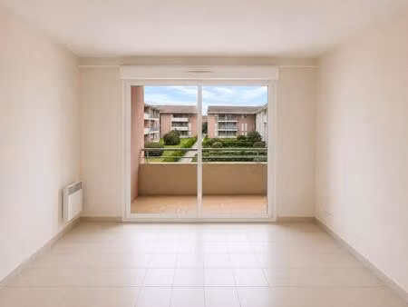 t3 de 53m²  terrasse  parking  parc végétalisé