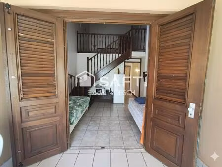 t2 duplex avec piscine situé à 5 min à pieds de la plage d'une des plus belle plage de l'i