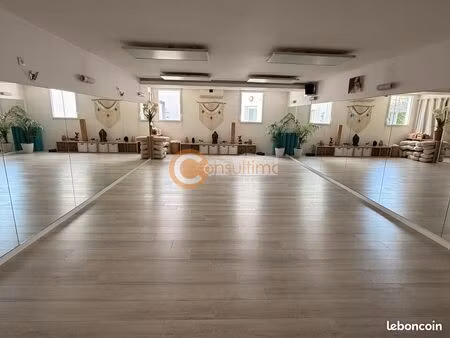 local commercial 135 m²