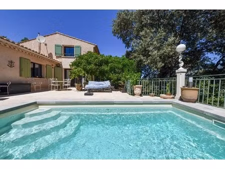 maison méridionale de 175 m² située à 8 km d'uzès