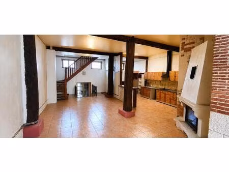 maison de caractère aux beaux volumes au cœur de buzançais