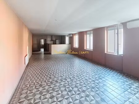 6 chambres  225 m²  beau potentiel à rénover