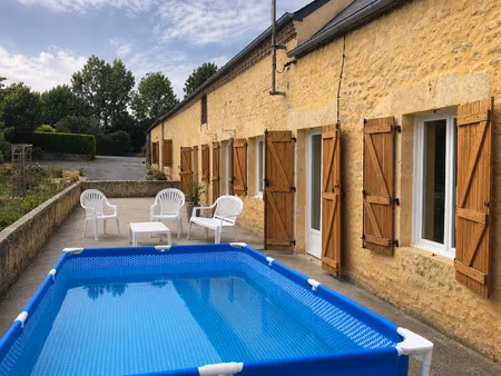 charme et authenticité pour cette magnifique longère de 195 m² avec dépendance et vaste te