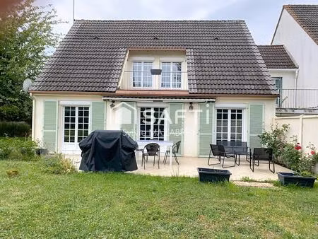 maison rénovée avec goût dans un environnement paisible et verdoyant