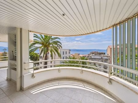 a vendre f4 de standing- res l'araucaria - ajaccio