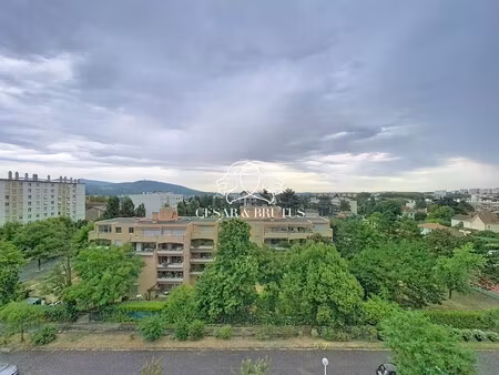 appartement t4 avec balcon et garage proche du métro cuire