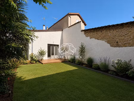 maison de village en pierres d'orées