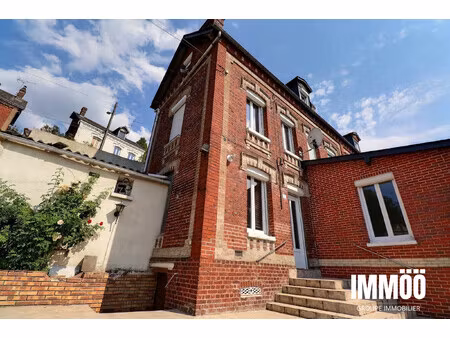 maison de ville agréable - grand jardin - terrasse - garage