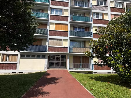 à découvrir – f3 de 63 94 m² avec balcon et cave à auberge
