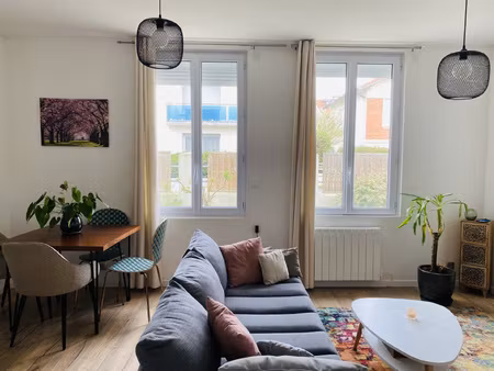 à louer appartement t2 meublé en rez-de-chaussée rue des