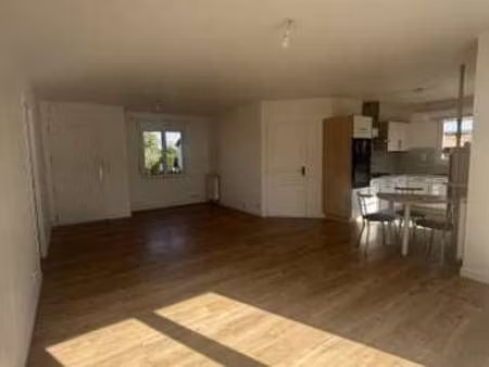 location maison aux herbiers (85500) : à louer / 78m² les herbiers