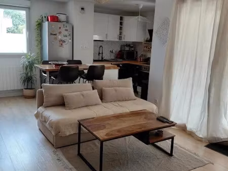 location appartement 2 pièces 43 m² à ambares-et-lagrave (33440)  695 €