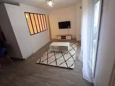 location meublée appartement 2 pièces 39 m² à évry-courcouronnes (91000)  790 €