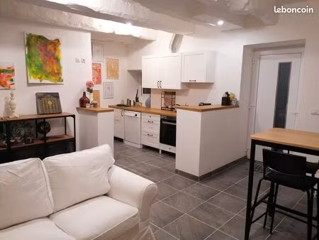 maison 2 chambres au calme avec cheminée et jardin