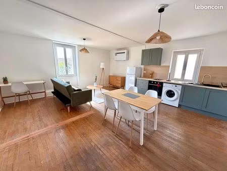t2 meublé de 43 m² entièrement rénové avec climatisation
