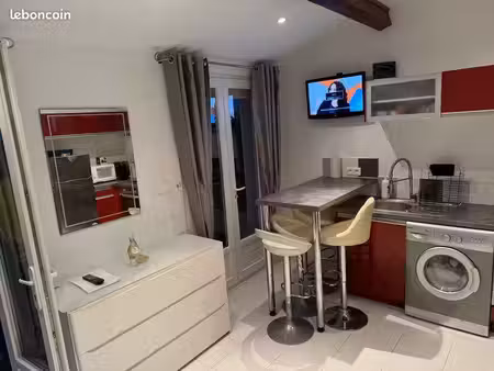 particulier loue à l'année un studio meublé à agosta plage