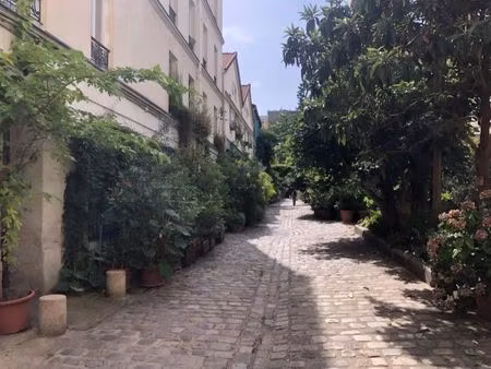 charmant studio dans cour bucolique - location temporaire