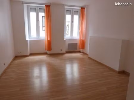 t2 centre ville de lannion avec cour privative