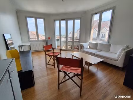 joli meublé f2 de 49m2 en centre ville