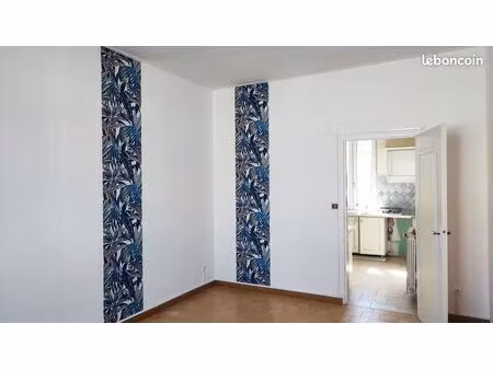 rochefort quartier voltaire : maison de faubourg t4 de 85 m² avec cour et dépendances