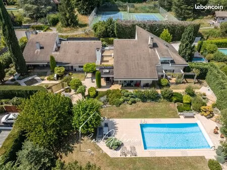 propriété 11 pièces 470 m²