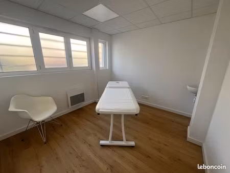 rare bruz centre – cabinet médical ou bureaux 111 m² rénové neuf – pmr – parking + garage 