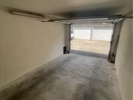 garage/box