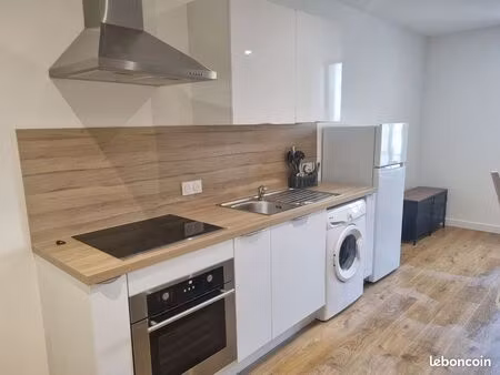 grand studio meublé refait à neuf de 29 m2