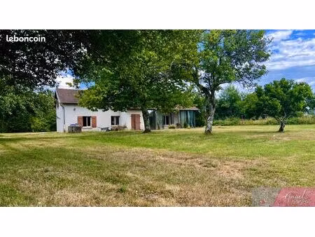 propriété 5 pièces 140 m²