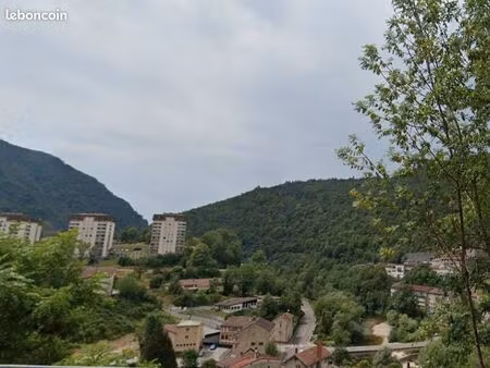 terrain constructible de 1 500 m² – vue panoramique – idéal projet d'hébergements insolite