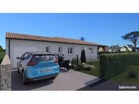 terrain 677 m² mees