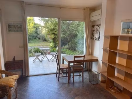 location meublée appartement 1 pièce 25 m² à bordeaux (33000)  900 €