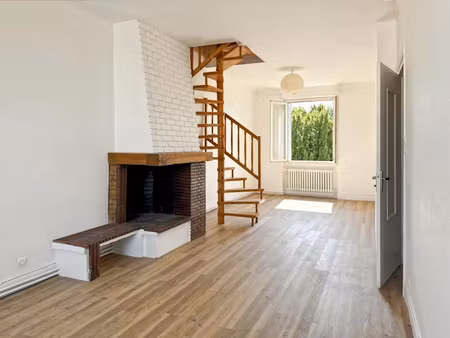 location appartement 3 pièces 75.12 m² à lyon 8ème (69008)  970 €