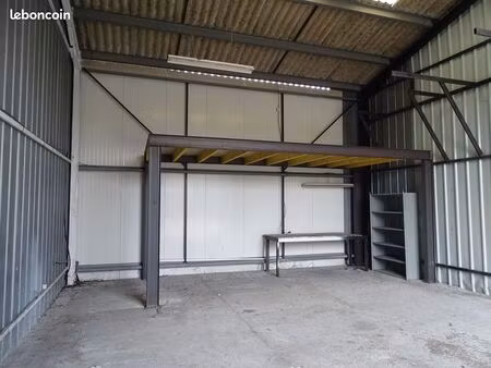 hangar 84m2