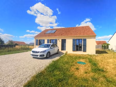location maison 4 pièces 86.27 m² à la chapelle-sur-aveyron (45230)  760 €