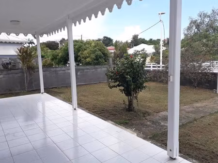 location villa 5 pièces 104.18 m² à le gosier (97190)  1 350 €