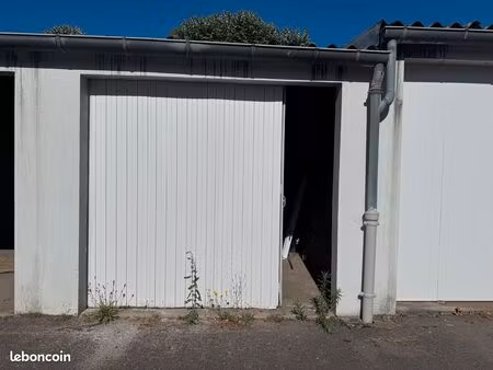 garage box 18 5m2 - 2 voitures possible + mezzanine