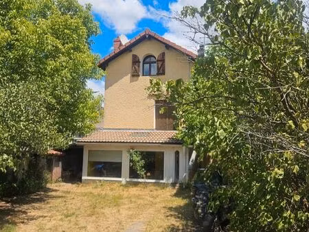 maison entre la place du forez et les bords de loire