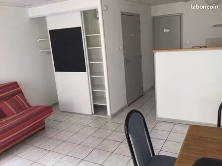 studio 30m2  100m de la mairie