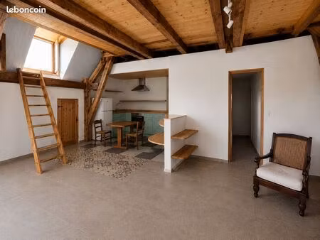studio 2 pièces 47 m²