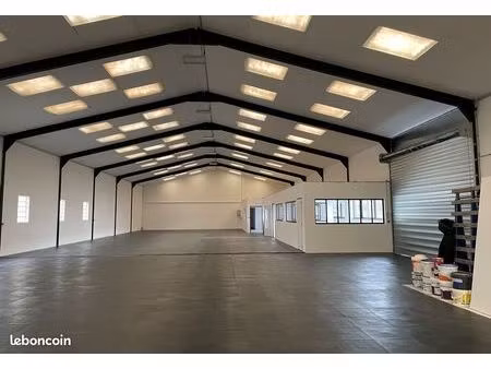 local commercial loisirs show-room commerce entrepôt proche atlantis st herblain