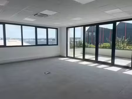 location locaux professionnels 38.38 m² à sucy-en-brie (94370)  497 €