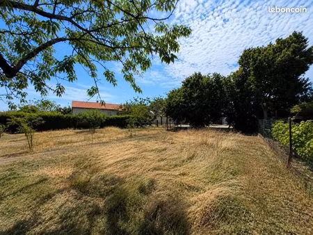 terrain 236 m² getigne