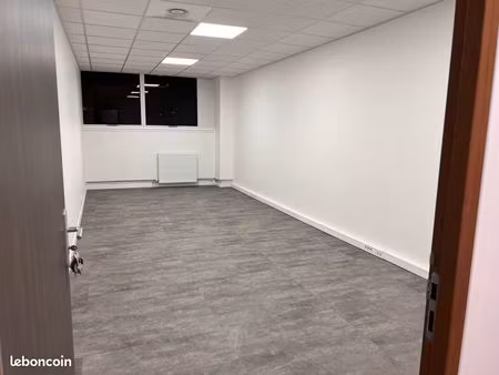 local de 27 8m2 à cergy idéalement placé achat ou location