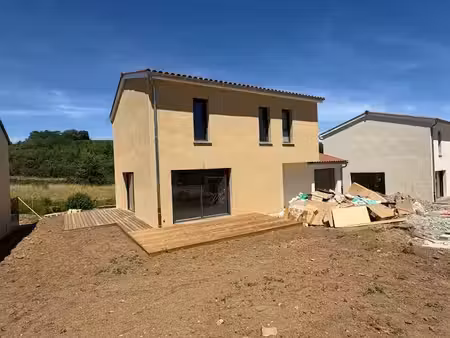 location maison 6 pièces 155 m² à denicé (69640)  1 900 €