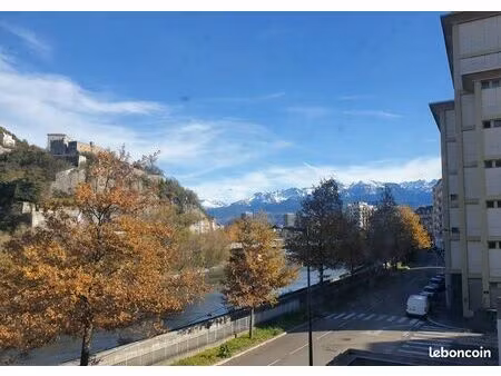 grand t2 de 53m2 - vue exceptionnelle  loggia et cave