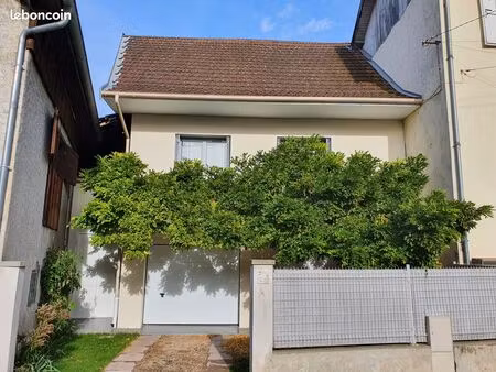 maison de village 57m2 avec cour sur garage complet
