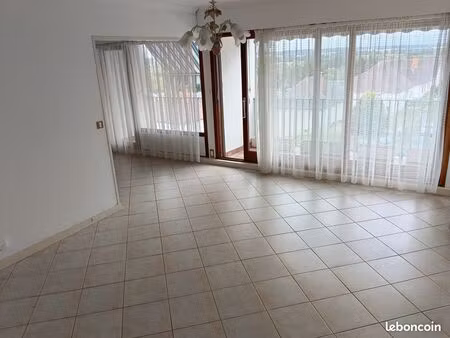 appartement f3 dans résidence sécurisée avec cave et garage - gien