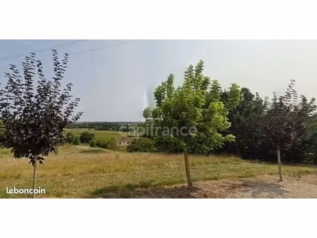 terrain 3 878 m² moulinet